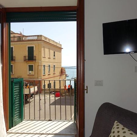 Ninina Boutique Suites Σαλέρνο Εξωτερικό φωτογραφία