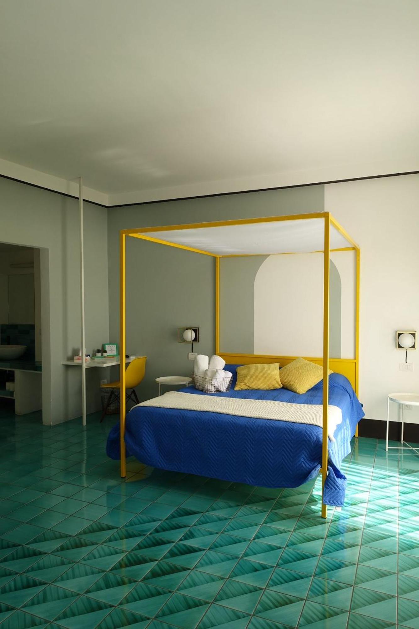Ninina Boutique Suites Σαλέρνο Εξωτερικό φωτογραφία