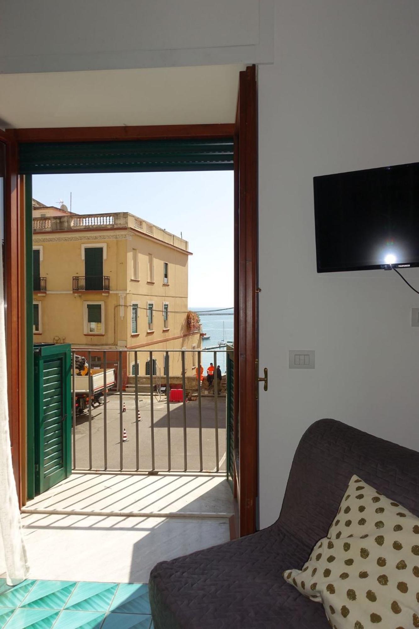 Ninina Boutique Suites Σαλέρνο Εξωτερικό φωτογραφία
