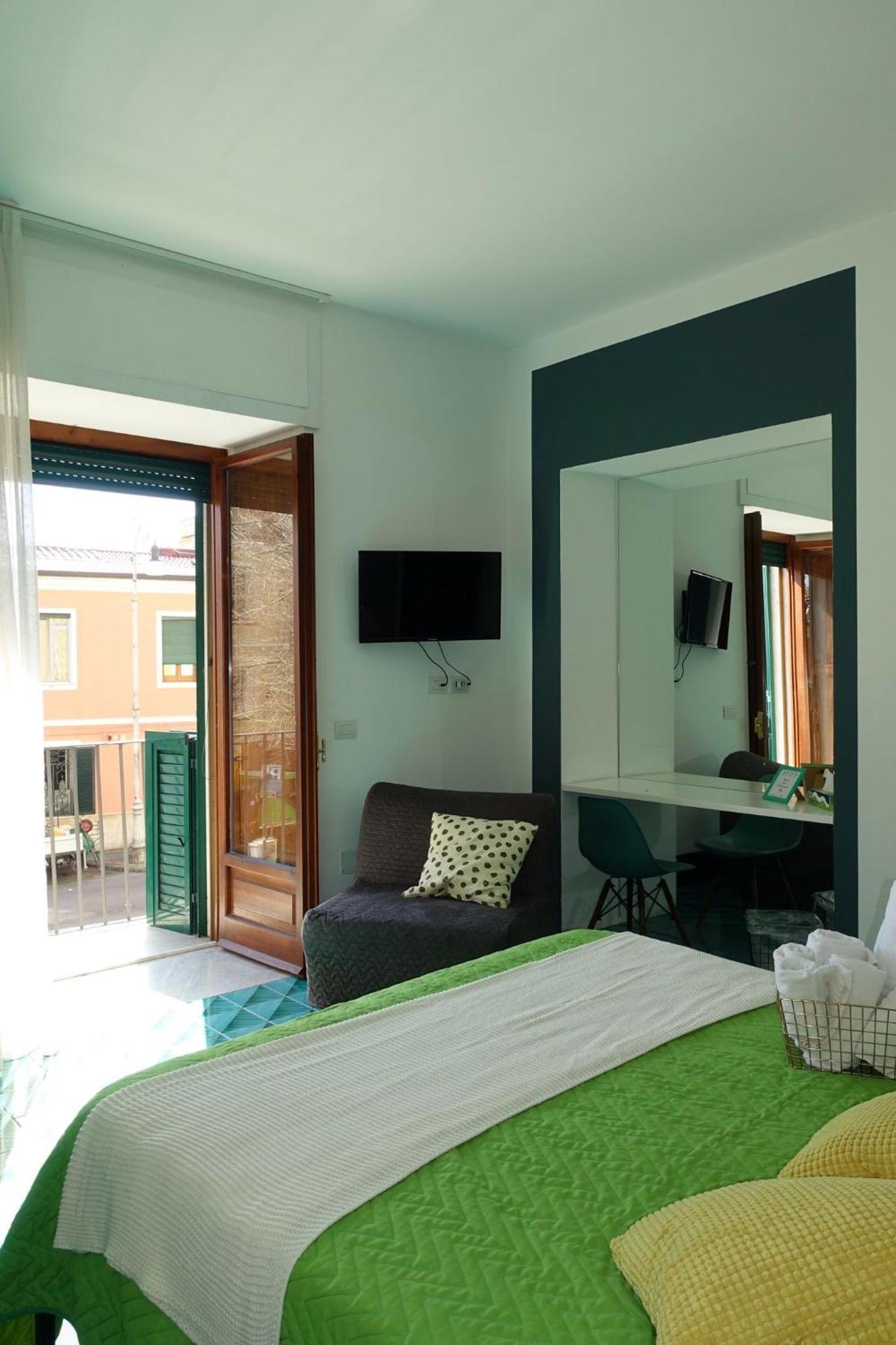 Ninina Boutique Suites Σαλέρνο Εξωτερικό φωτογραφία