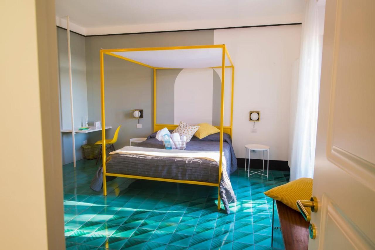 Ninina Boutique Suites Σαλέρνο Εξωτερικό φωτογραφία